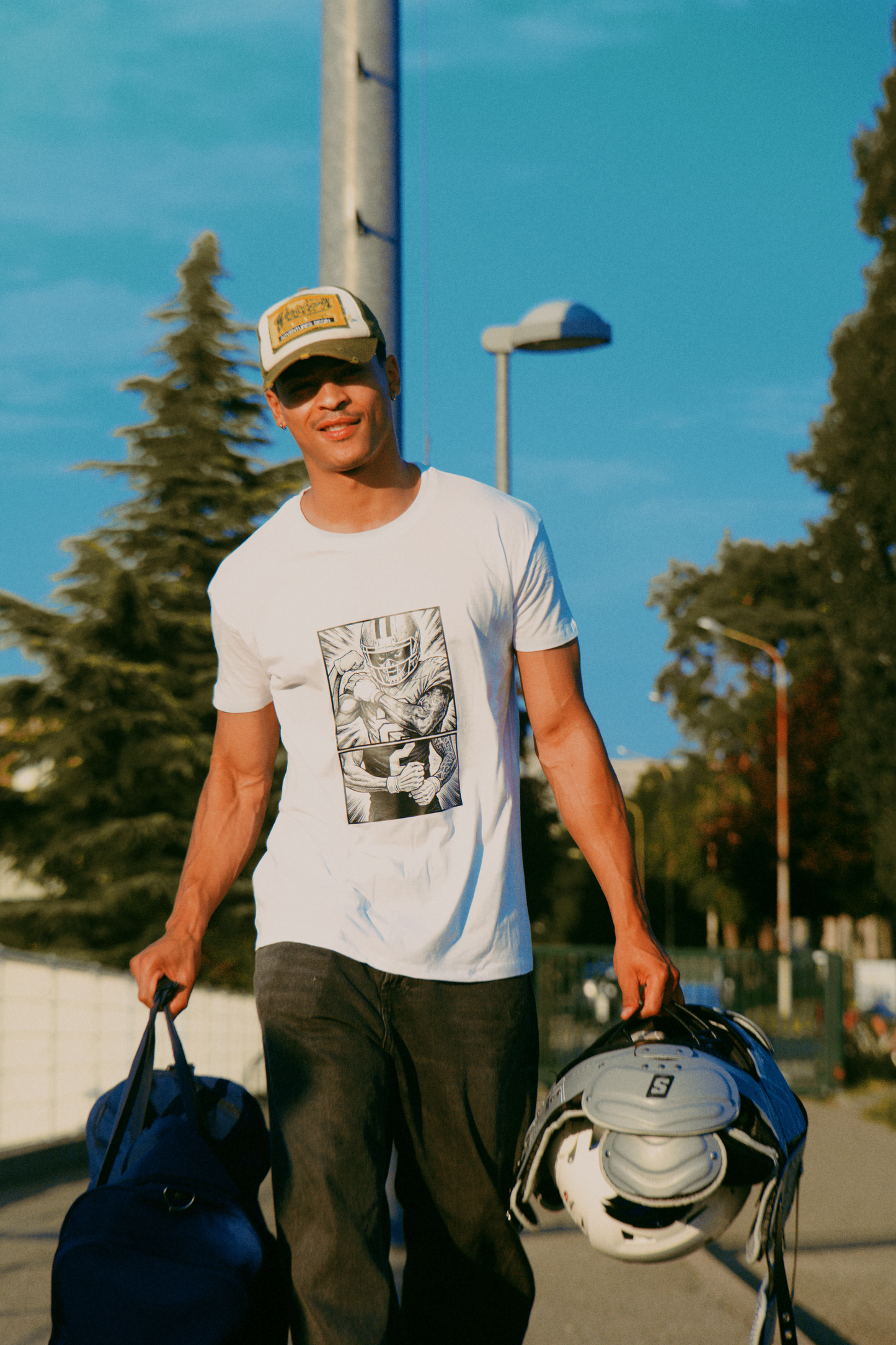 T-shirt "Strapped"